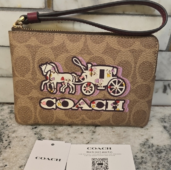 Coach NWT $189 Corner Zip Wristlet Floral Glitter Horse And Carriage - Picture 1 of 7
